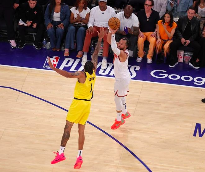 7分大胜扳回一城双核56分打爆大黑马pg电子首页拒绝1-4出局！尼克斯1(图2)