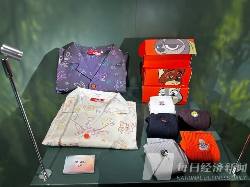 观众占比近半联名周边产品被抢购二手平台上一个冰箱贴转手价达20元pg电子试玩电影《疯狂动物城2》票房破5亿元！20至29岁年轻(图7)